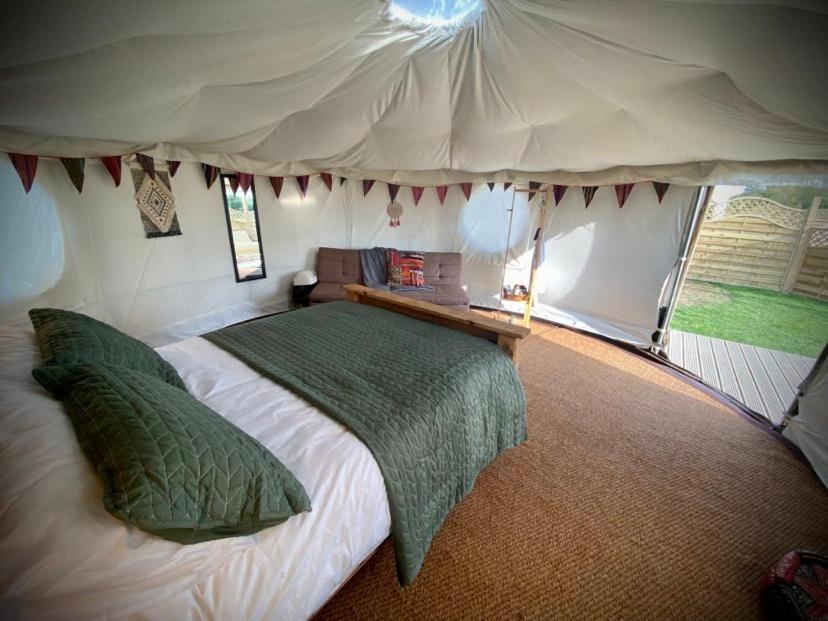 Luxury tent Between Rivers @ The Old George Sykehouse