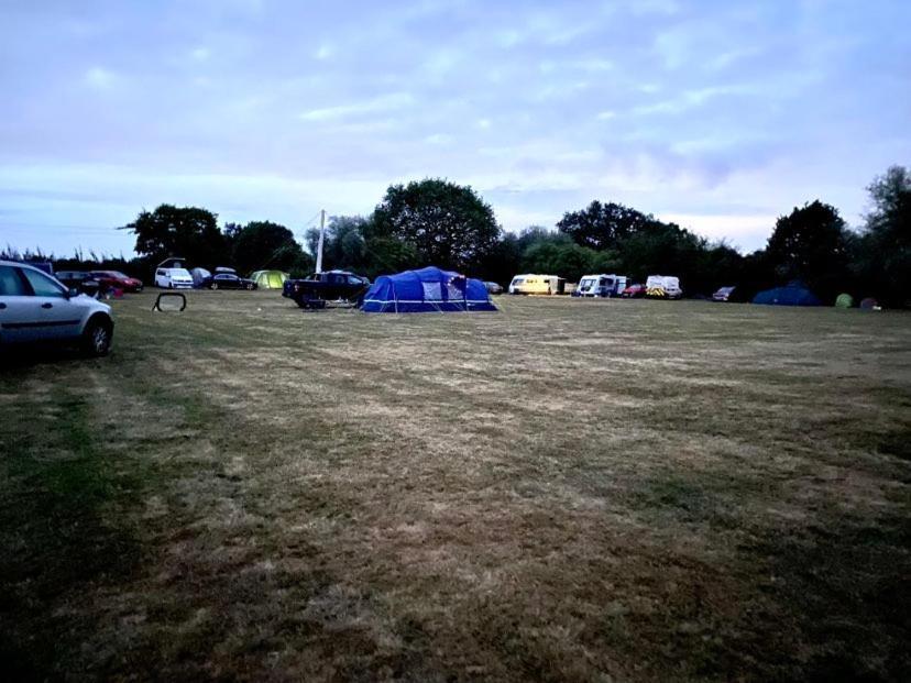 Between Rivers @ The Old George Luxury tent *