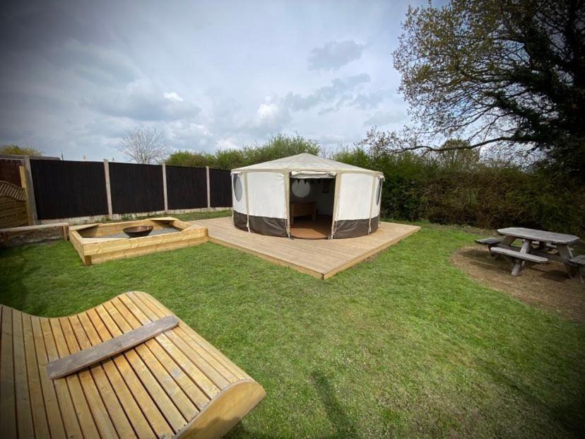 Luxury tent Between Rivers @ The Old George Sykehouse