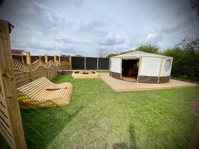 Luxury tent Between Rivers @ The Old George Sykehouse